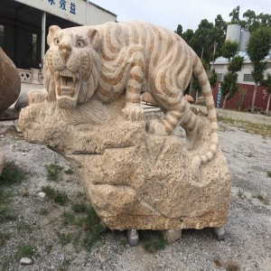 Големи мащабни каменни тигърни каменни резби и скулптури Естествени чисти ръчни произведения на изкуството